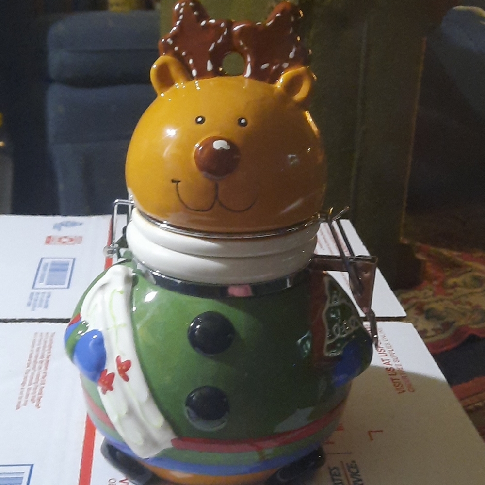 RUDOLPH CHRISTMAS COOKIES ๐ช CANISTER - Picture 1 of 9